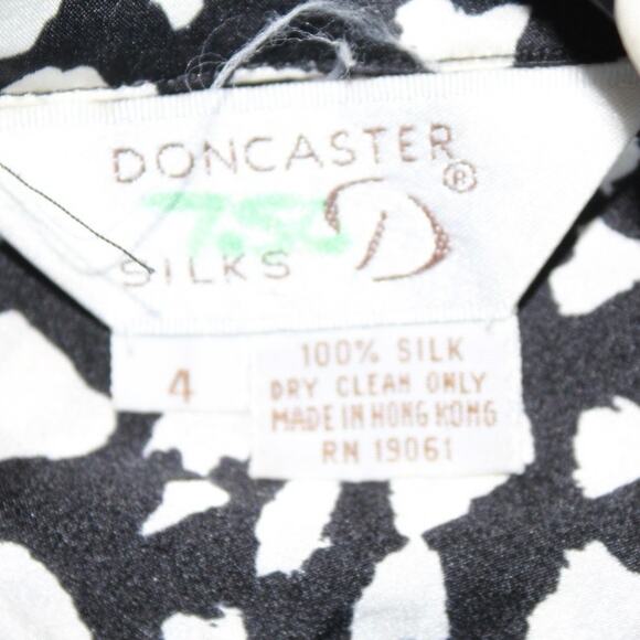Vintage Doncaster Silks 100% Silk Black White Abstract Blouse Women’s Size 4 - Picture 3 of 3